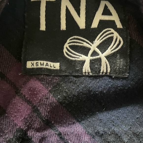 Aritzia cotton flannel shirt - Picture 2 of 3